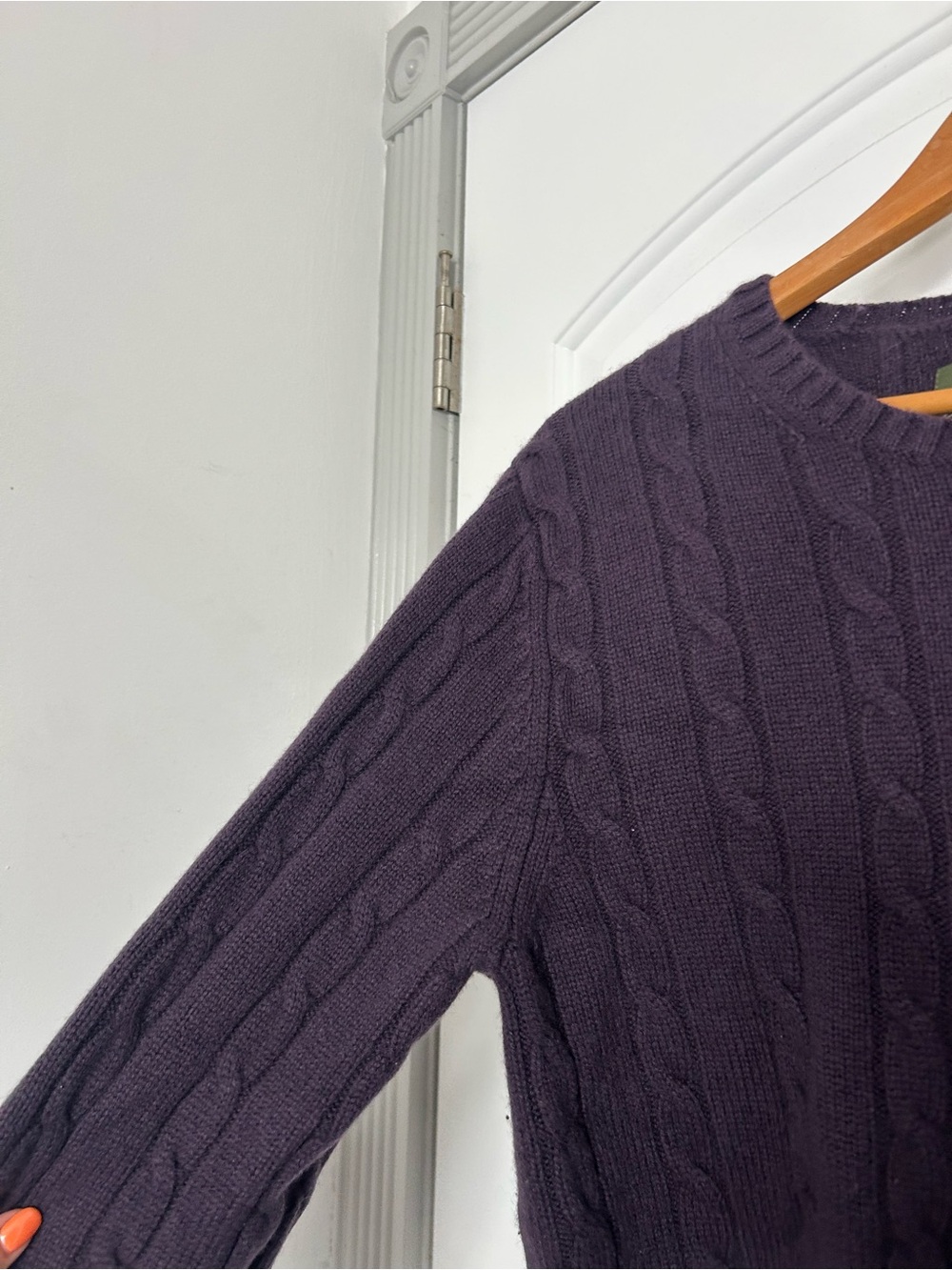 Eddie Bauer 100% Cashmere Cable Knit Crewneck Sweater Magenta Size L Preppy - Picture 4 of 9